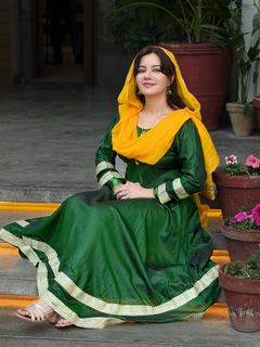 Rabi Pirzada feet photo 3
