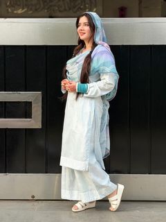 Rabi Pirzada feet photo 2