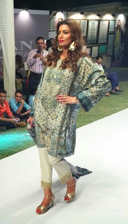 Rabia Butt feet photo 3