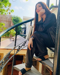 Rabia Butt feet photo 3