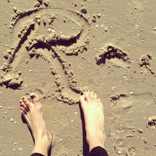 Rachael Finch feet photo 2