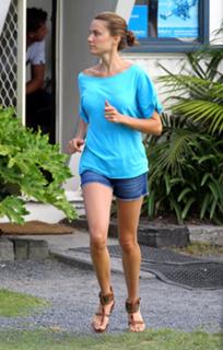 Rachael Finch feet photo 9