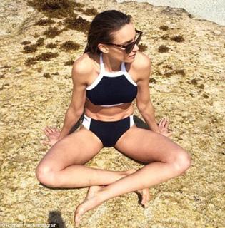 Rachael Finch feet photo 7