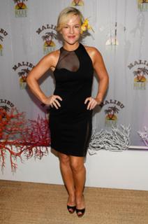 Rachael Harris feet photo thumbnail