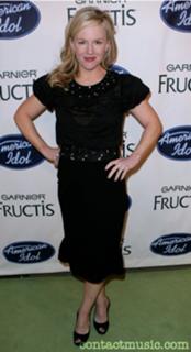 Rachael Harris feet photo thumbnail