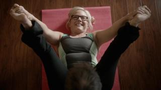 Rachael Harris feet photo thumbnail