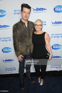 Rachael Harris feet photo thumbnail