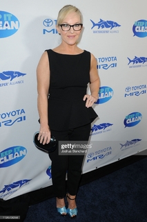 Rachael Harris feet photo thumbnail
