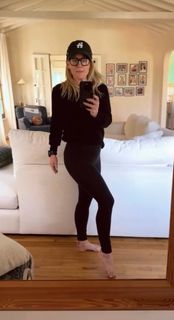 Rachael Harris feet photo 1
