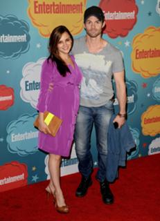 Rachael Leigh Cook feet photo thumbnail
