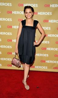Rachael Leigh Cook feet photo thumbnail