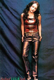 Rachael Leigh Cook feet photo thumbnail