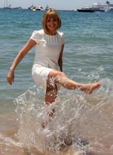 Rachael Leigh Cook feet photo thumbnail