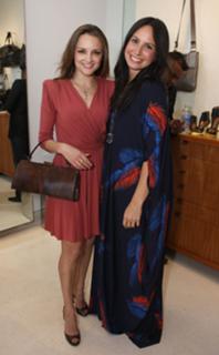 Rachael Leigh Cook feet photo thumbnail