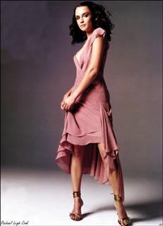 Rachael Leigh Cook feet photo thumbnail