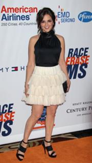 Rachael Leigh Cook feet photo thumbnail