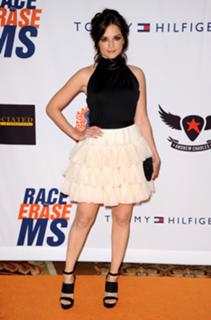 Rachael Leigh Cook feet photo thumbnail