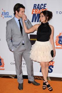 Rachael Leigh Cook feet photo thumbnail