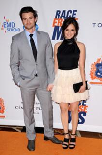 Rachael Leigh Cook feet photo thumbnail