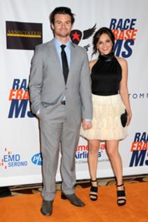 Rachael Leigh Cook feet photo thumbnail