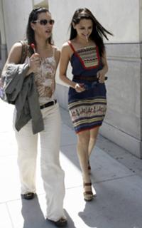 Rachael Leigh Cook feet photo thumbnail