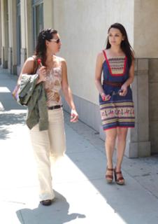 Rachael Leigh Cook feet photo thumbnail