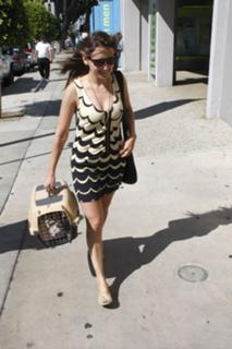 Rachael Leigh Cook feet photo thumbnail