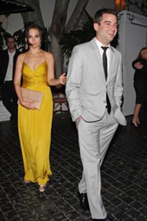 Rachael Leigh Cook feet photo thumbnail