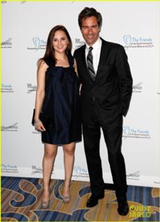 Rachael Leigh Cook feet photo thumbnail