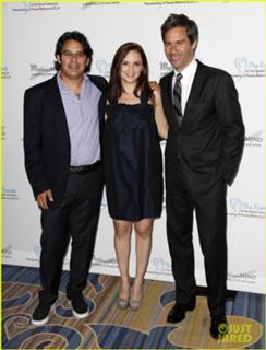 Rachael Leigh Cook feet photo thumbnail