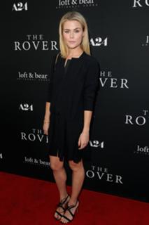 Rachael Taylor feet photo thumbnail