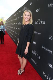 Rachael Taylor feet photo thumbnail