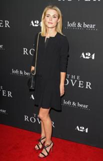 Rachael Taylor feet photo thumbnail