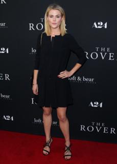 Rachael Taylor feet photo thumbnail