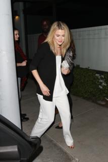Rachael Taylor feet photo thumbnail