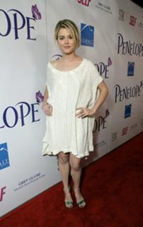 Rachael Taylor feet photo thumbnail
