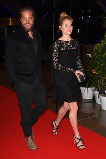 Rachael Taylor feet photo thumbnail