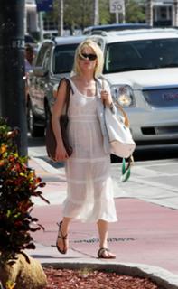 Rachael Taylor feet photo thumbnail