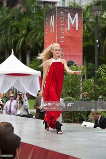 Rachael Taylor feet photo thumbnail