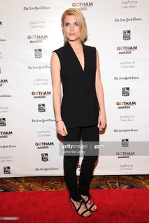 Rachael Taylor feet photo thumbnail
