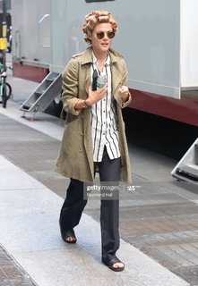 Rachael Taylor feet photo thumbnail