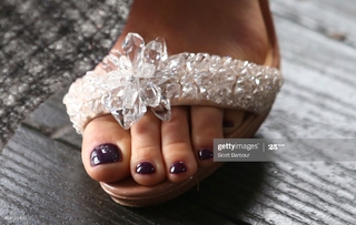 Rachael Taylor feet photo thumbnail