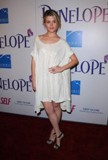 Rachael Taylor feet photo thumbnail