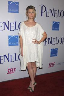 Rachael Taylor feet photo thumbnail