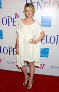 Rachael Taylor feet photo thumbnail