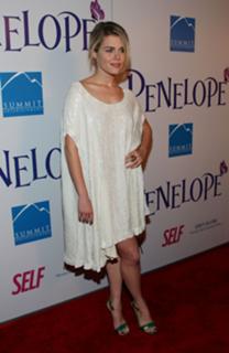 Rachael Taylor feet photo thumbnail