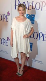 Rachael Taylor feet photo thumbnail