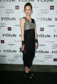 Rachael Taylor feet photo thumbnail