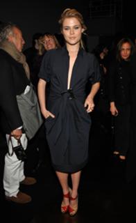 Rachael Taylor feet photo thumbnail