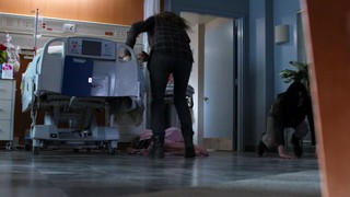Rachael Taylor feet photo thumbnail